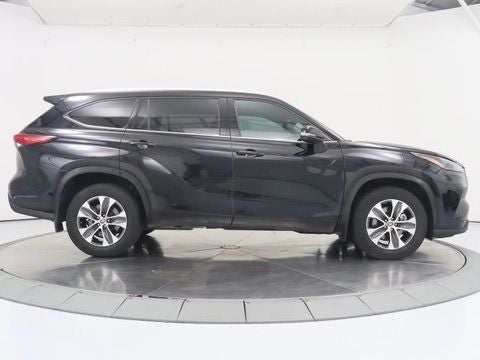 2022 Toyota Highlander XLE AWD