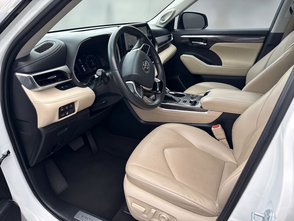 2023 Toyota Highlander Limited AWD Navigation