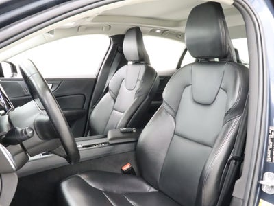 2024 Volvo S60 B5 Core Dark Theme