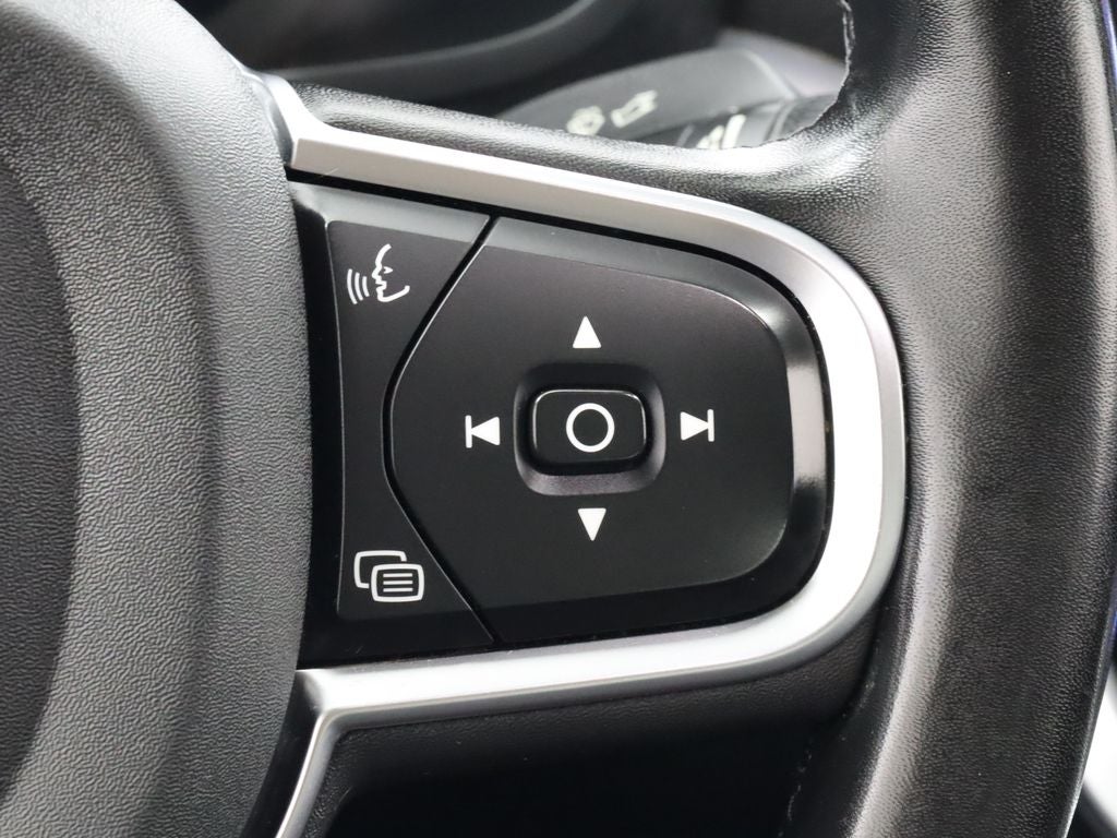 2024 Volvo S60 B5 Core Dark Theme