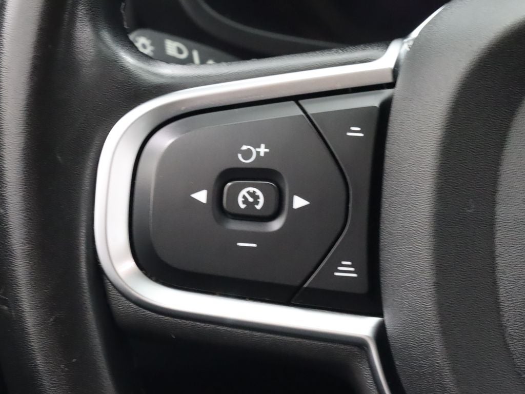 2024 Volvo S60 B5 Core Dark Theme
