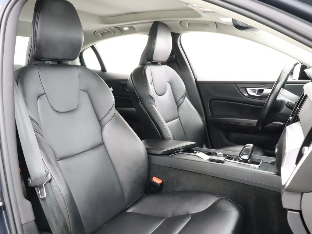 2024 Volvo S60 B5 Core Dark Theme