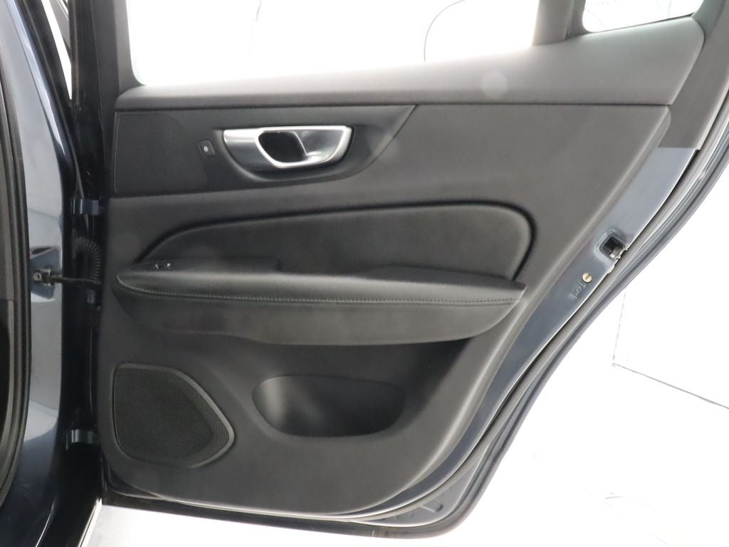 2024 Volvo S60 B5 Core Dark Theme