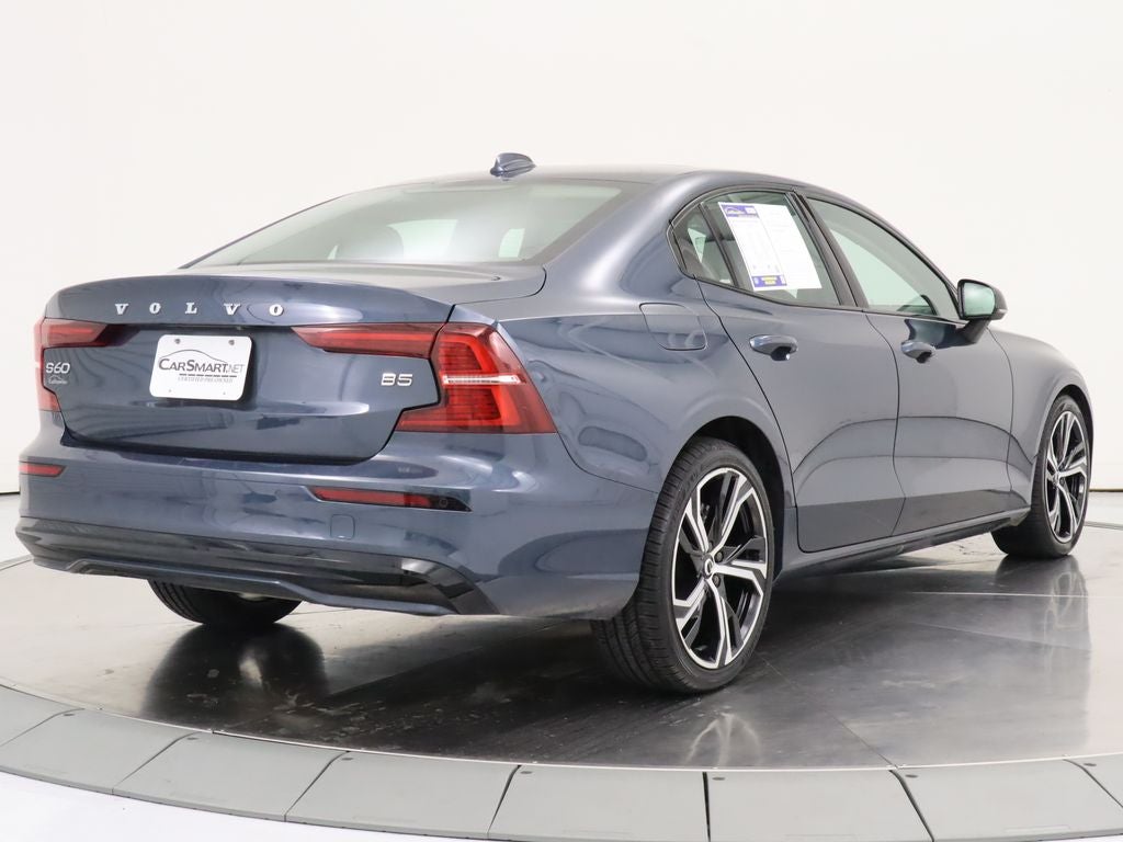 2024 Volvo S60 B5 Core Dark Theme