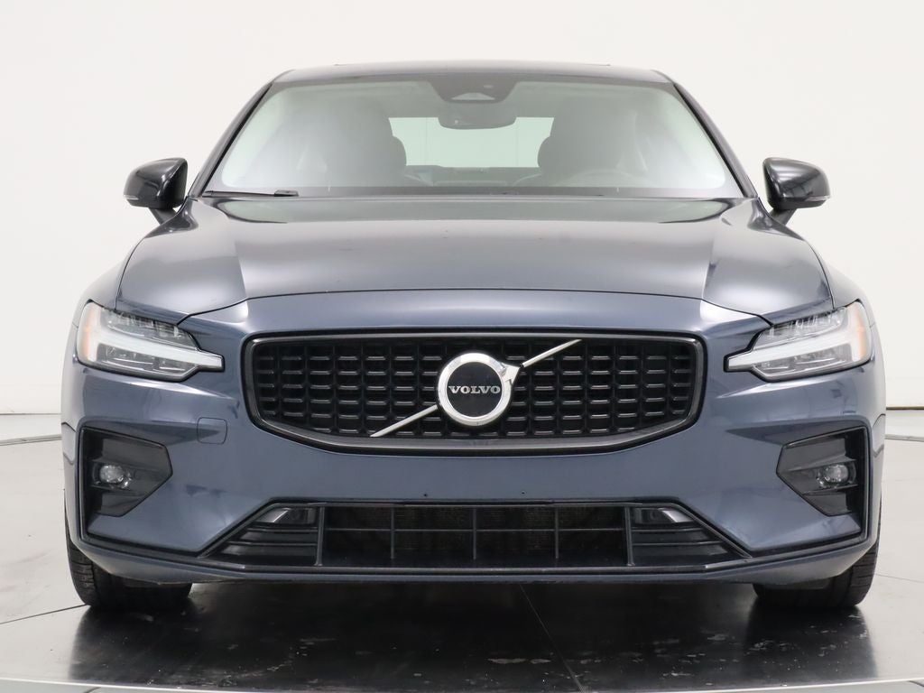 2024 Volvo S60 B5 Core Dark Theme