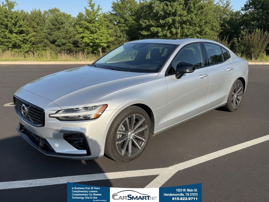 2022 Volvo S60 B5 Momentum AWD Navigation