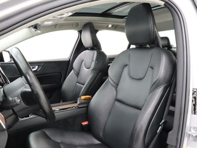2022 Volvo S60 B5 Momentum AWD Navigation