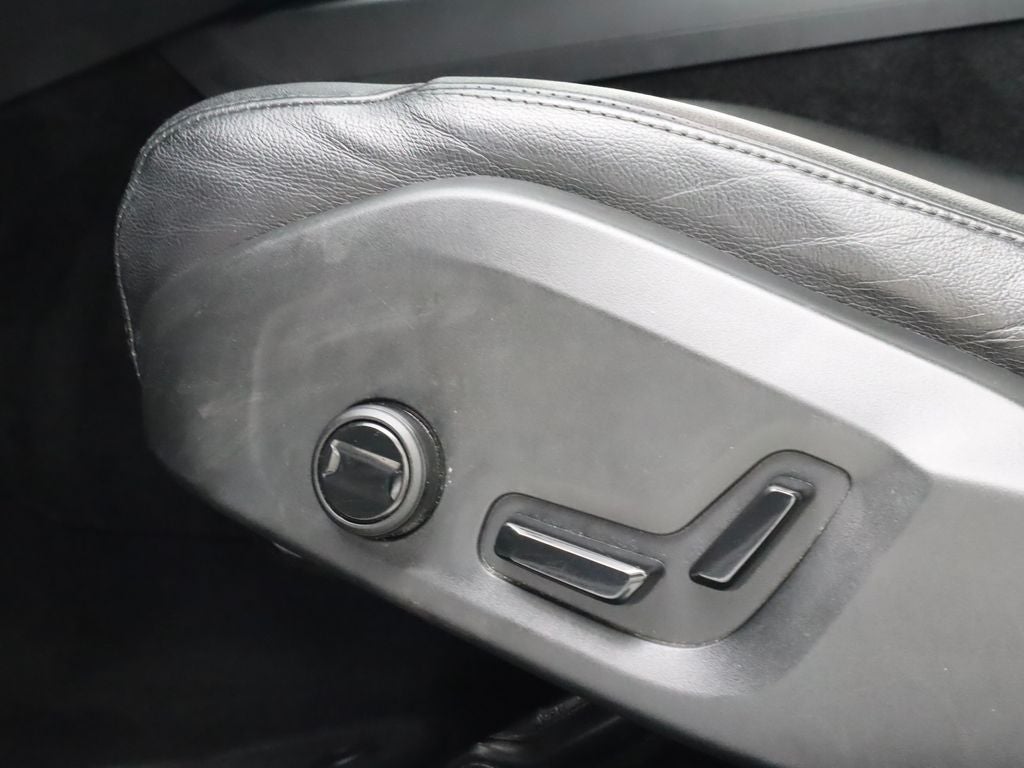 2022 Volvo S60 B5 Momentum AWD Navigation