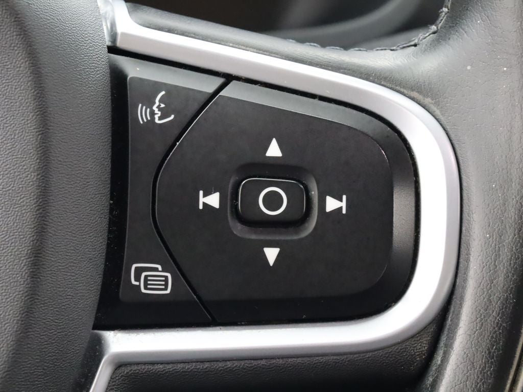2022 Volvo S60 B5 Momentum AWD Navigation