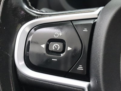 2022 Volvo S60 B5 Momentum AWD Navigation