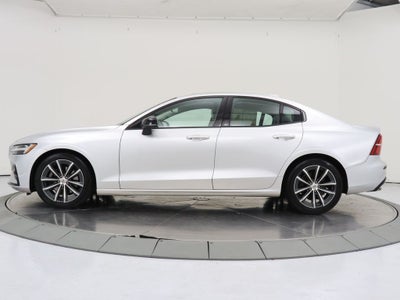 2022 Volvo S60 B5 Momentum AWD Navigation