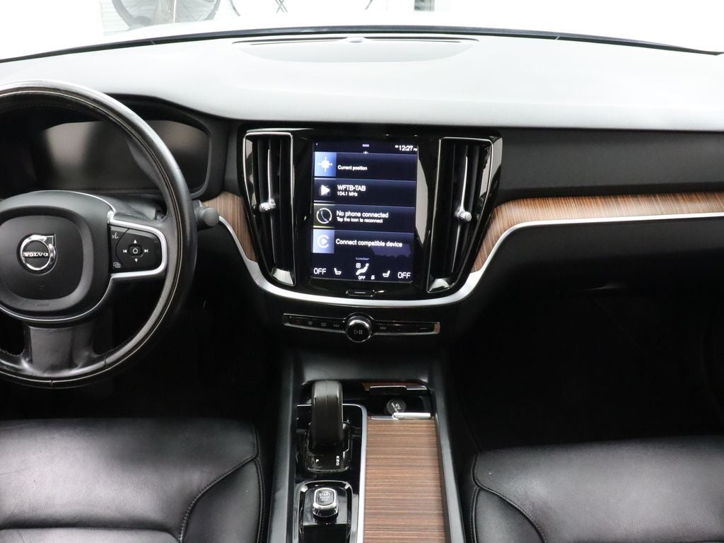 2022 Volvo S60 B5 Momentum AWD Navigation