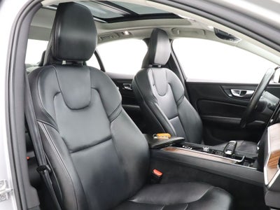 2022 Volvo S60 B5 Momentum AWD Navigation