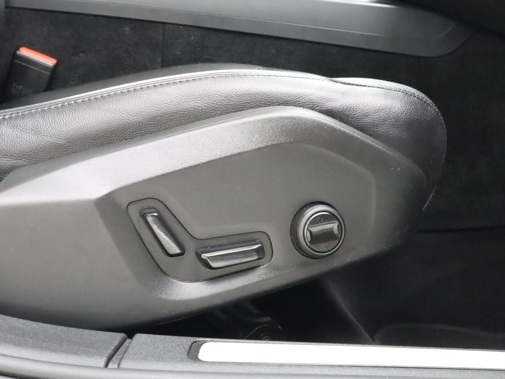 2022 Volvo S60 B5 Momentum AWD Navigation