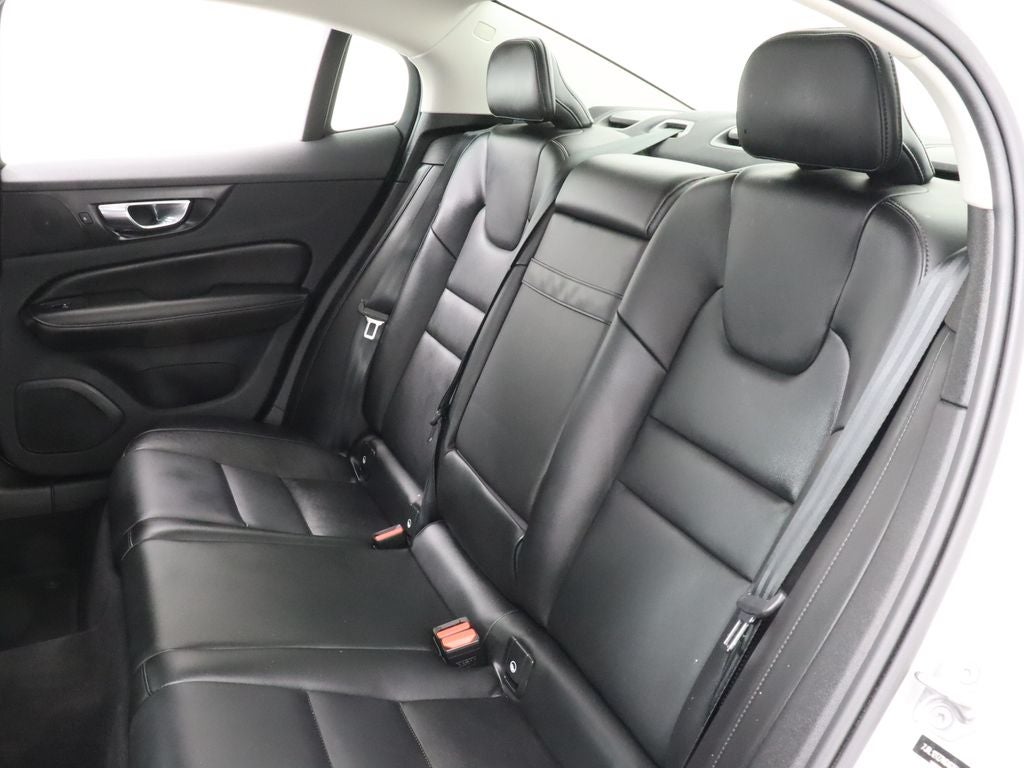 2022 Volvo S60 B5 Momentum AWD Navigation