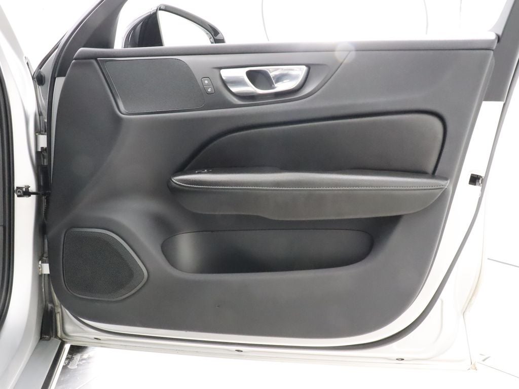 2022 Volvo S60 B5 Momentum AWD Navigation