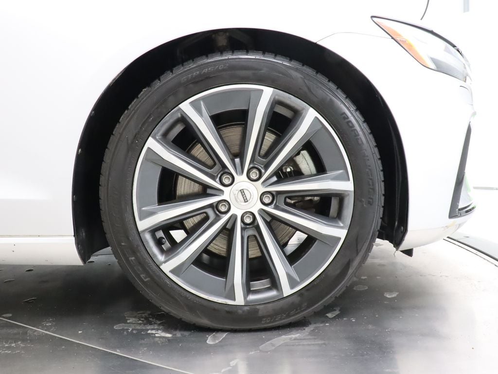 2022 Volvo S60 B5 Momentum AWD Navigation