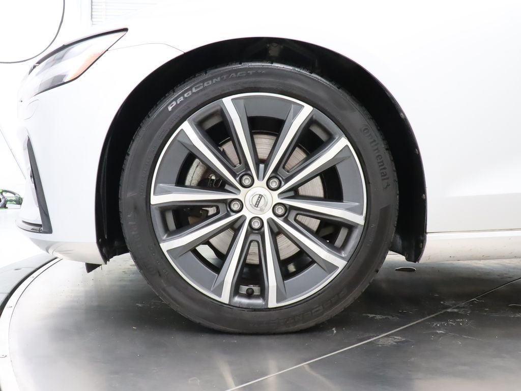 2022 Volvo S60 B5 Momentum AWD Navigation