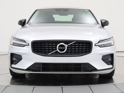 2022 Volvo S60 B5 Momentum AWD Navigation
