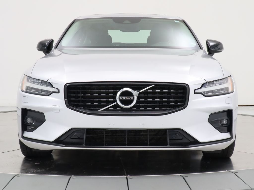 2022 Volvo S60 B5 Momentum AWD Navigation
