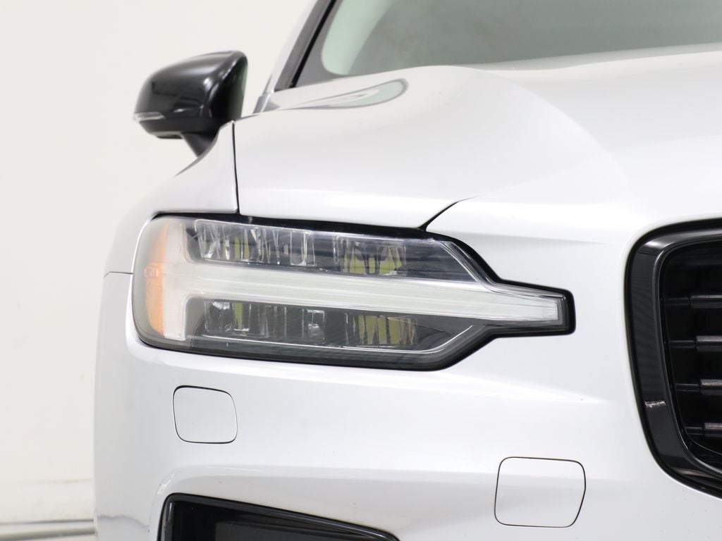 2022 Volvo S60 B5 Momentum AWD Navigation