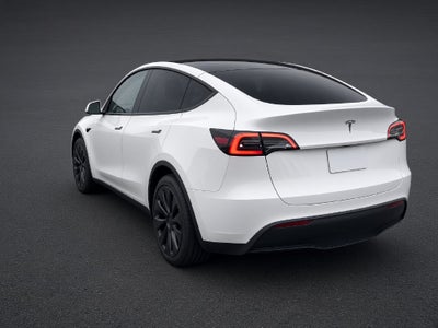 2025 Tesla Model Y Long Range Navigation