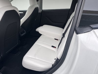 2025 Tesla Model Y Long Range Navigation