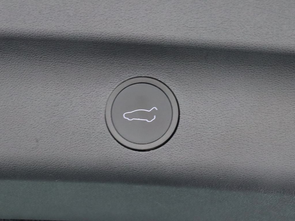 2023 Tesla Model Y Long Range AWD Navigation