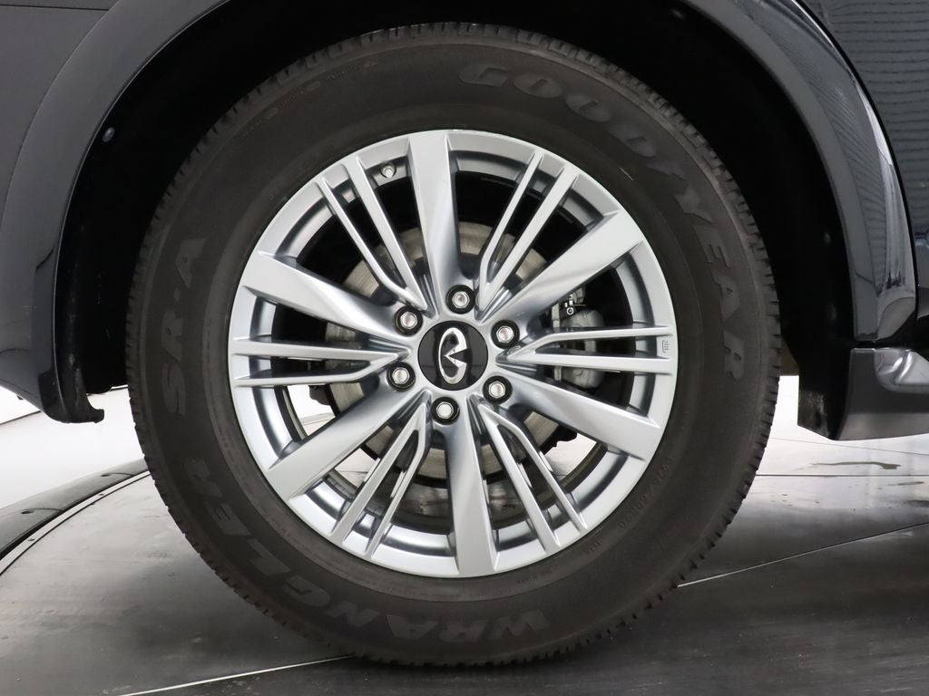 2021 INFINITI QX80 LUXE