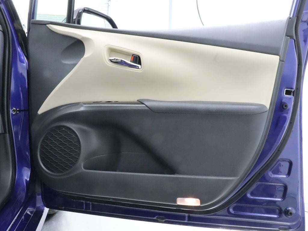 2018 Toyota Prius Three Navigation