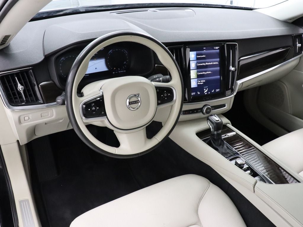 2018 Volvo S90 T5 Momentum AWD Navigation