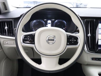 2018 Volvo S90 T5 Momentum AWD Navigation