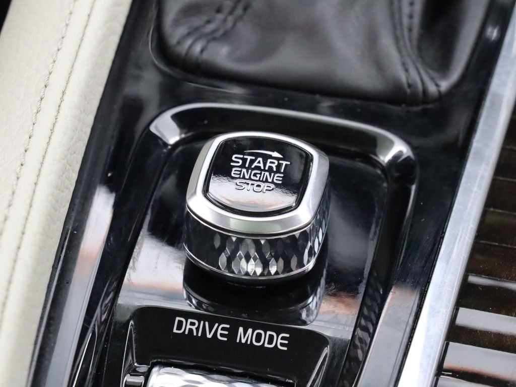 2018 Volvo S90 T5 Momentum AWD Navigation