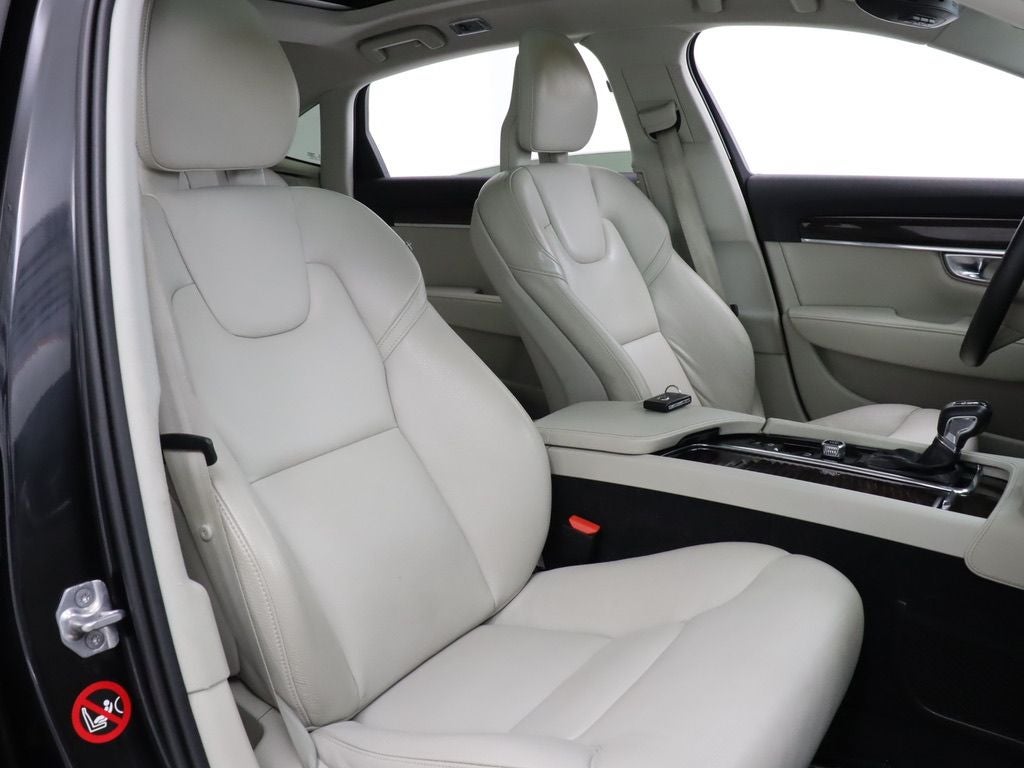 2018 Volvo S90 T5 Momentum AWD Navigation
