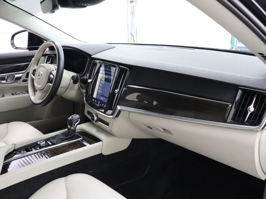 2018 Volvo S90 T5 Momentum AWD Navigation