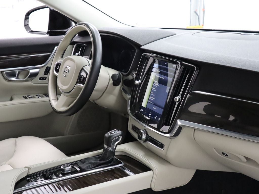 2018 Volvo S90 T5 Momentum AWD Navigation