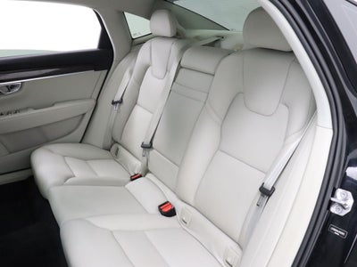 2018 Volvo S90 T5 Momentum AWD Navigation