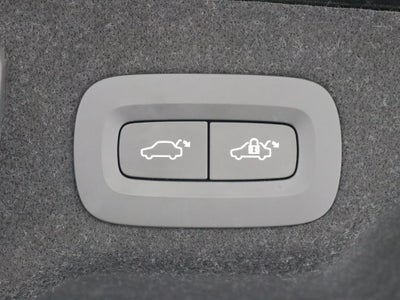 2018 Volvo S90 T5 Momentum AWD Navigation
