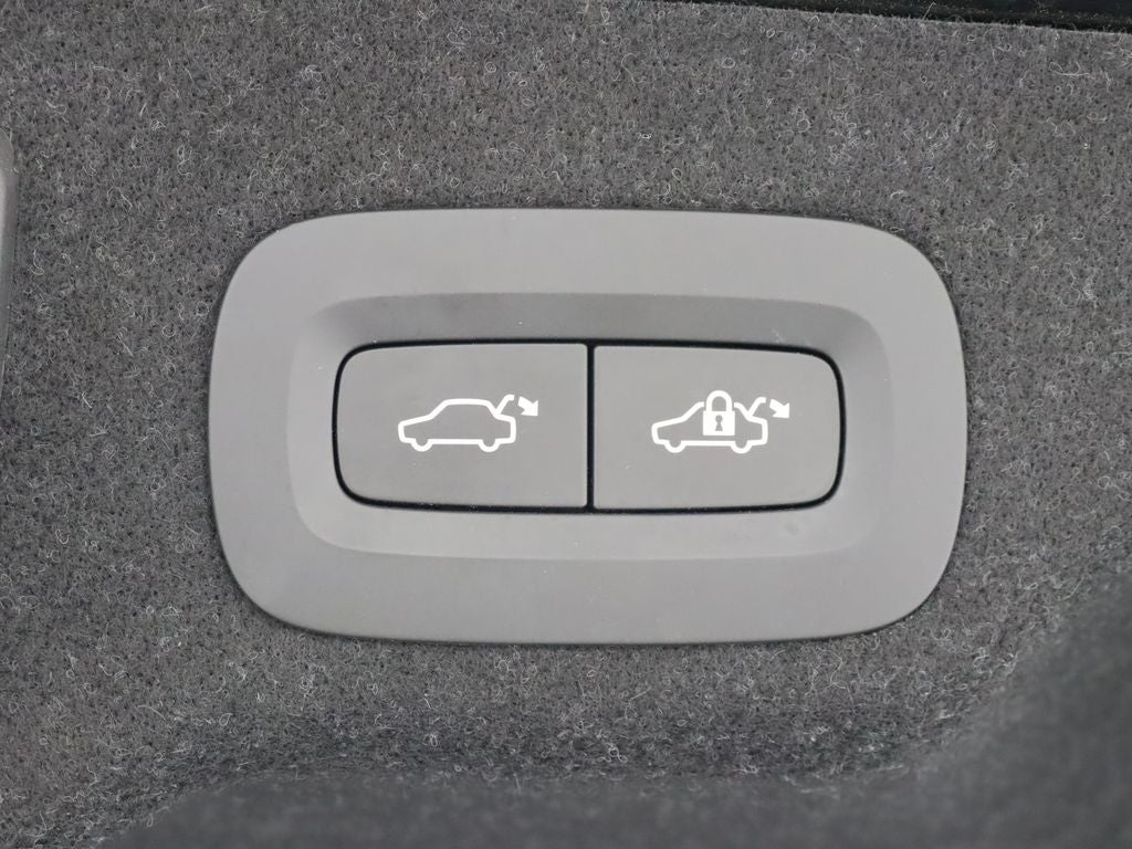 2018 Volvo S90 T5 Momentum AWD Navigation