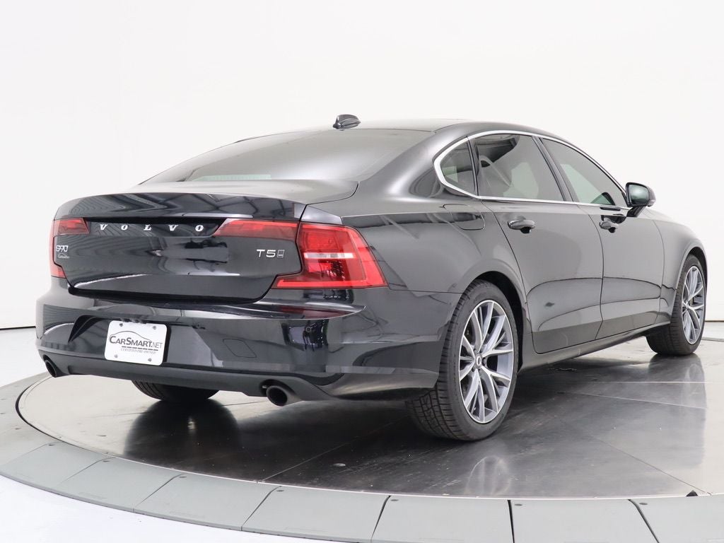 2018 Volvo S90 T5 Momentum AWD Navigation