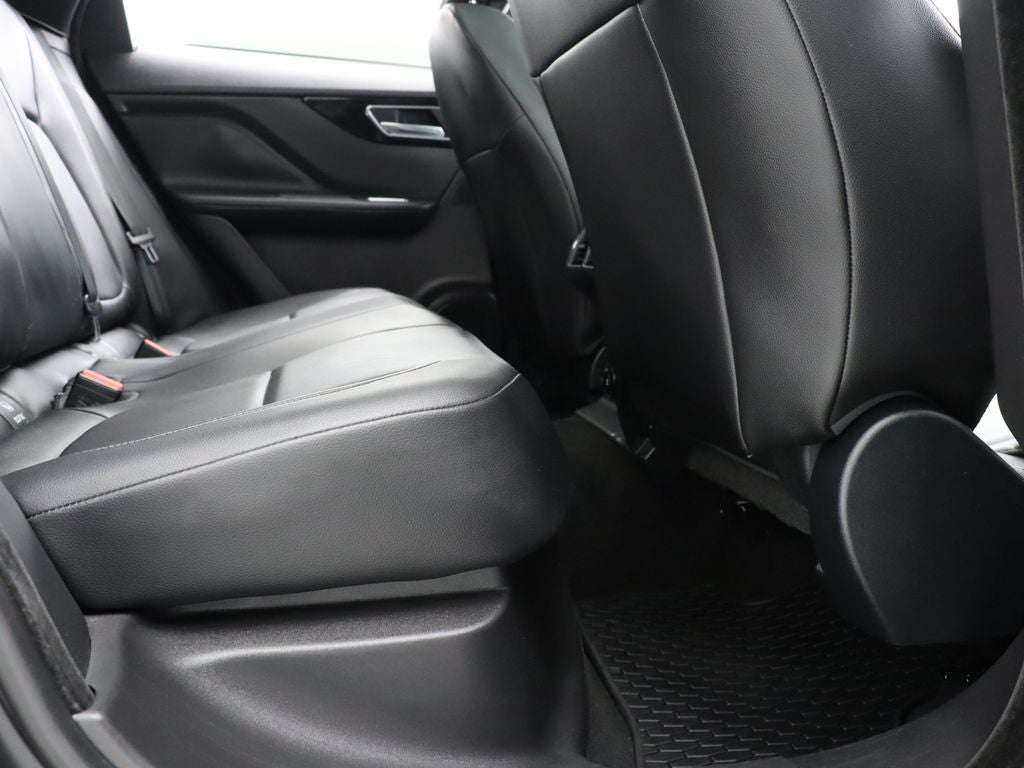 2018 Jaguar F-PACE 35t Premium AWD Navigation