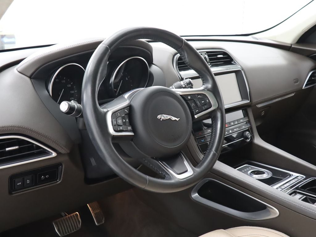 2019 Jaguar F-PACE 30t Prestige AWD Navigation