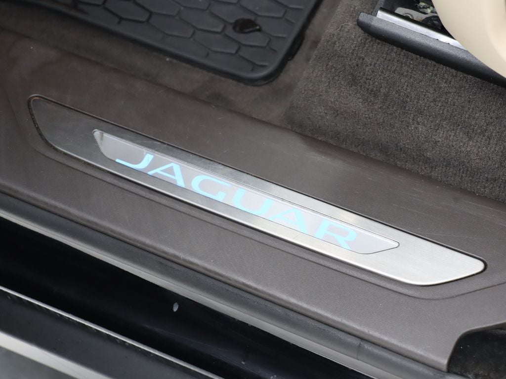 2019 Jaguar F-PACE 30t Prestige AWD Navigation