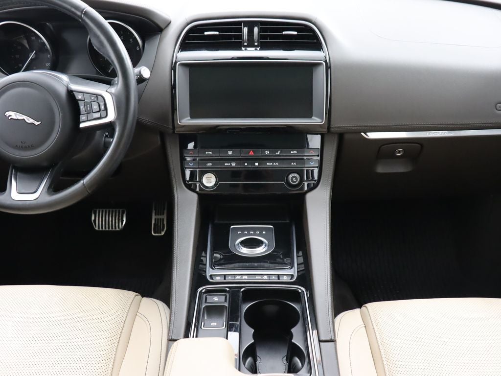 2019 Jaguar F-PACE 30t Prestige AWD Navigation