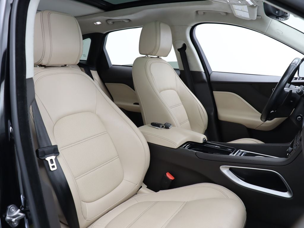 2019 Jaguar F-PACE 30t Prestige AWD Navigation