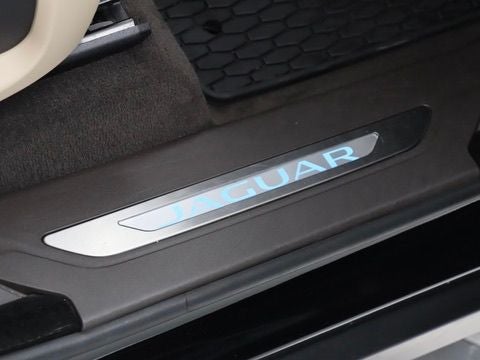 2019 Jaguar F-PACE 30t Prestige AWD Navigation