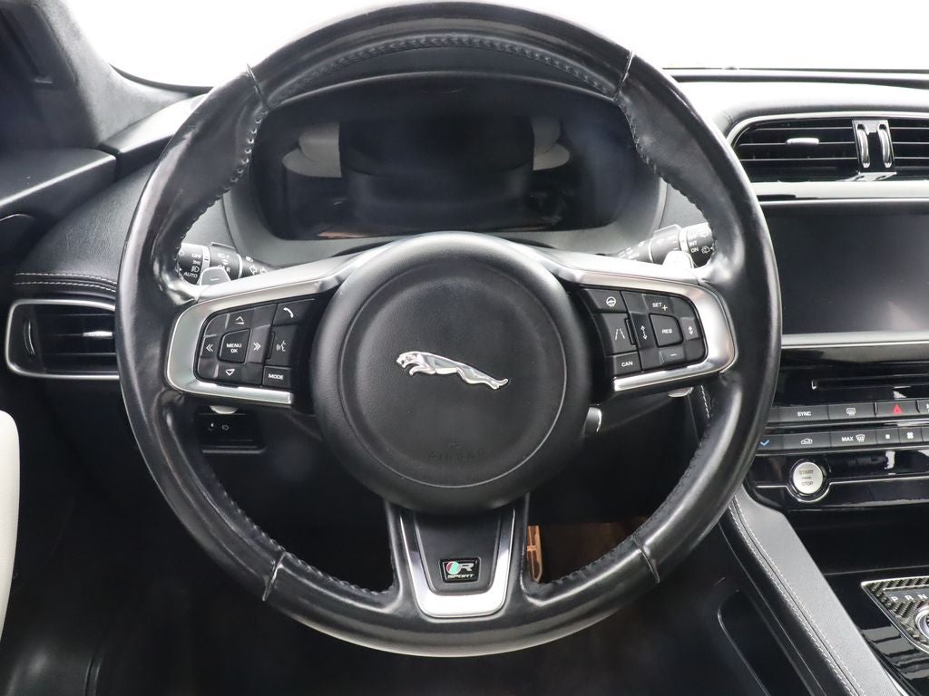 2019 Jaguar F-PACE 25t R-Sport AWD Navigation