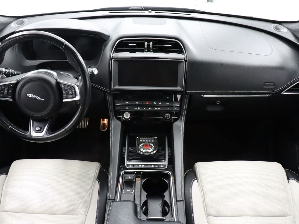 2019 Jaguar F-PACE 25t R-Sport AWD Navigation