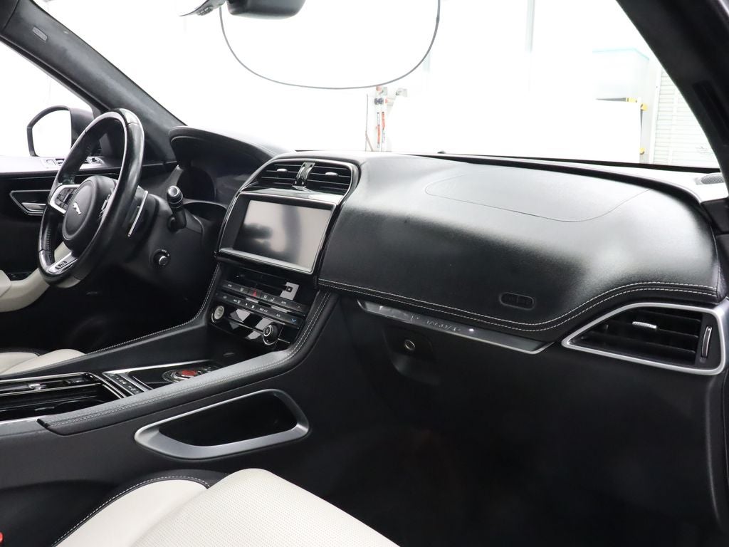 2019 Jaguar F-PACE 25t R-Sport AWD Navigation