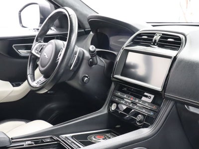 2019 Jaguar F-PACE 25t R-Sport AWD Navigation